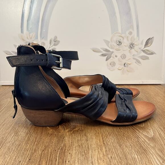 Miz Mooz Cassie Heeled Sandals in Navy Leather Women’s 41 Wide - Picture 7 of 14